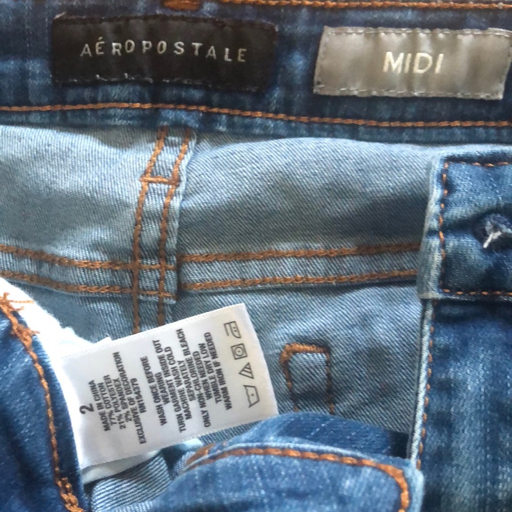 Distressed Jean Shorts - Picture 3 of 4